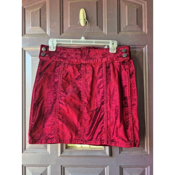 Free People burgundy velvet mini skirt with stretch womens size 30 or size 8 - Picture 1 of 4